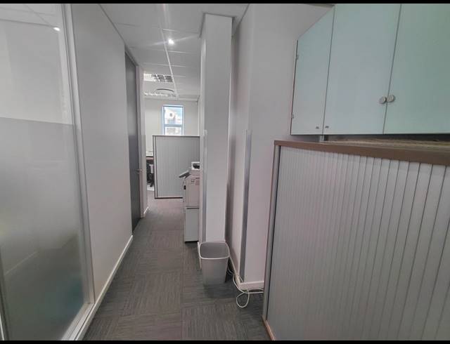 123M² OFFICE FOR SALE IN LONEHILL